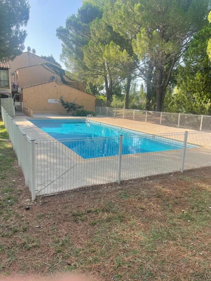Appartement Les Hameaux Arles Ngoại thất bức ảnh
