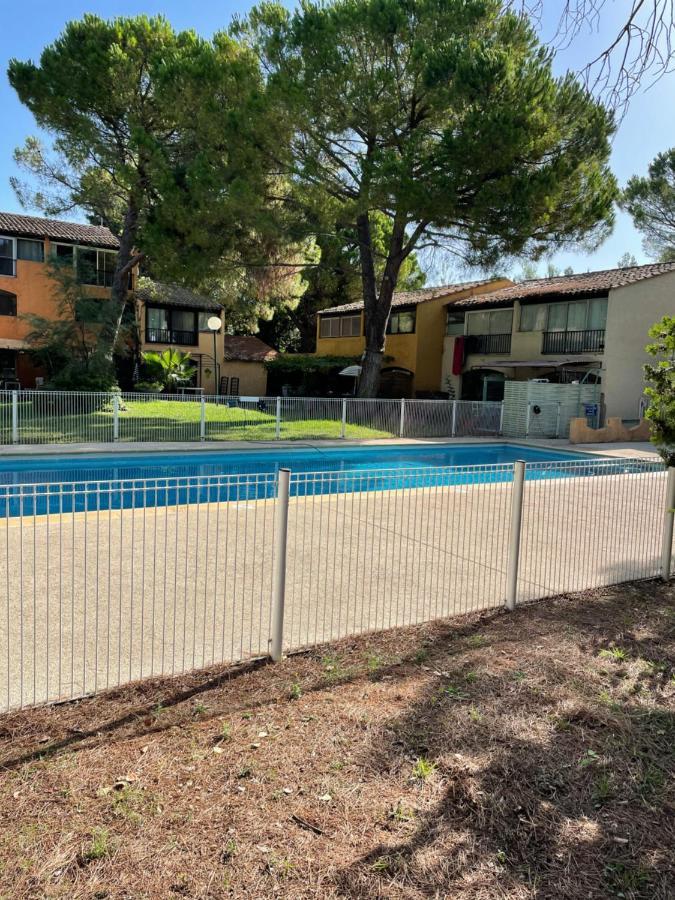 Appartement Les Hameaux Arles Ngoại thất bức ảnh