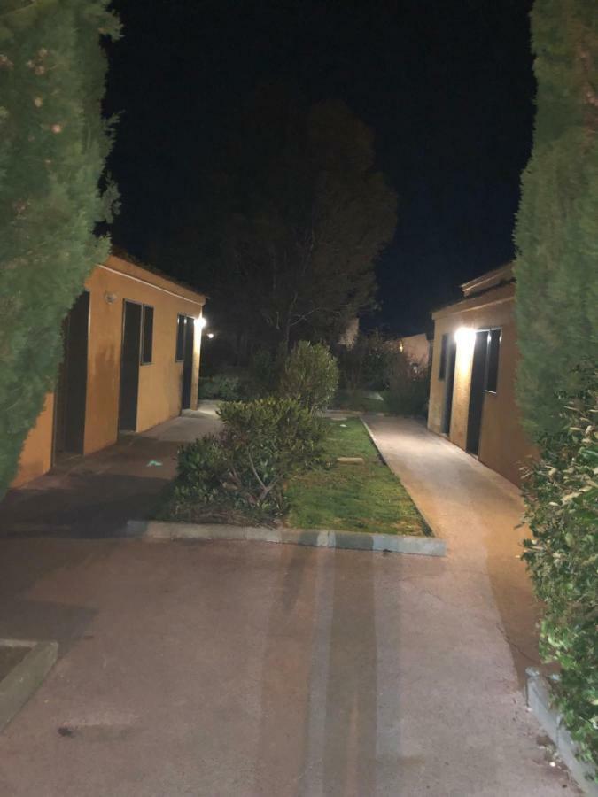 Appartement Les Hameaux Arles Ngoại thất bức ảnh